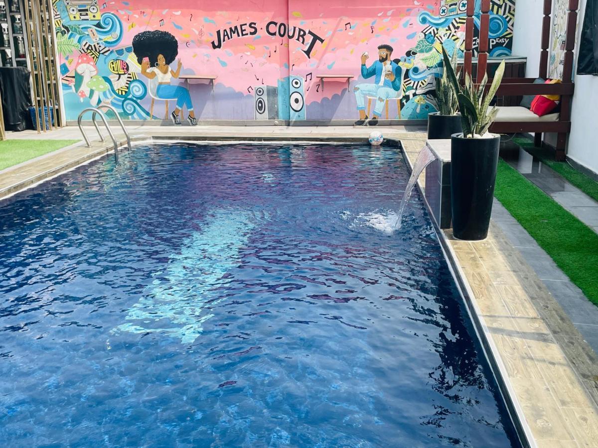 James Court Hotel & Luxury Apartments Леки Екстериор снимка