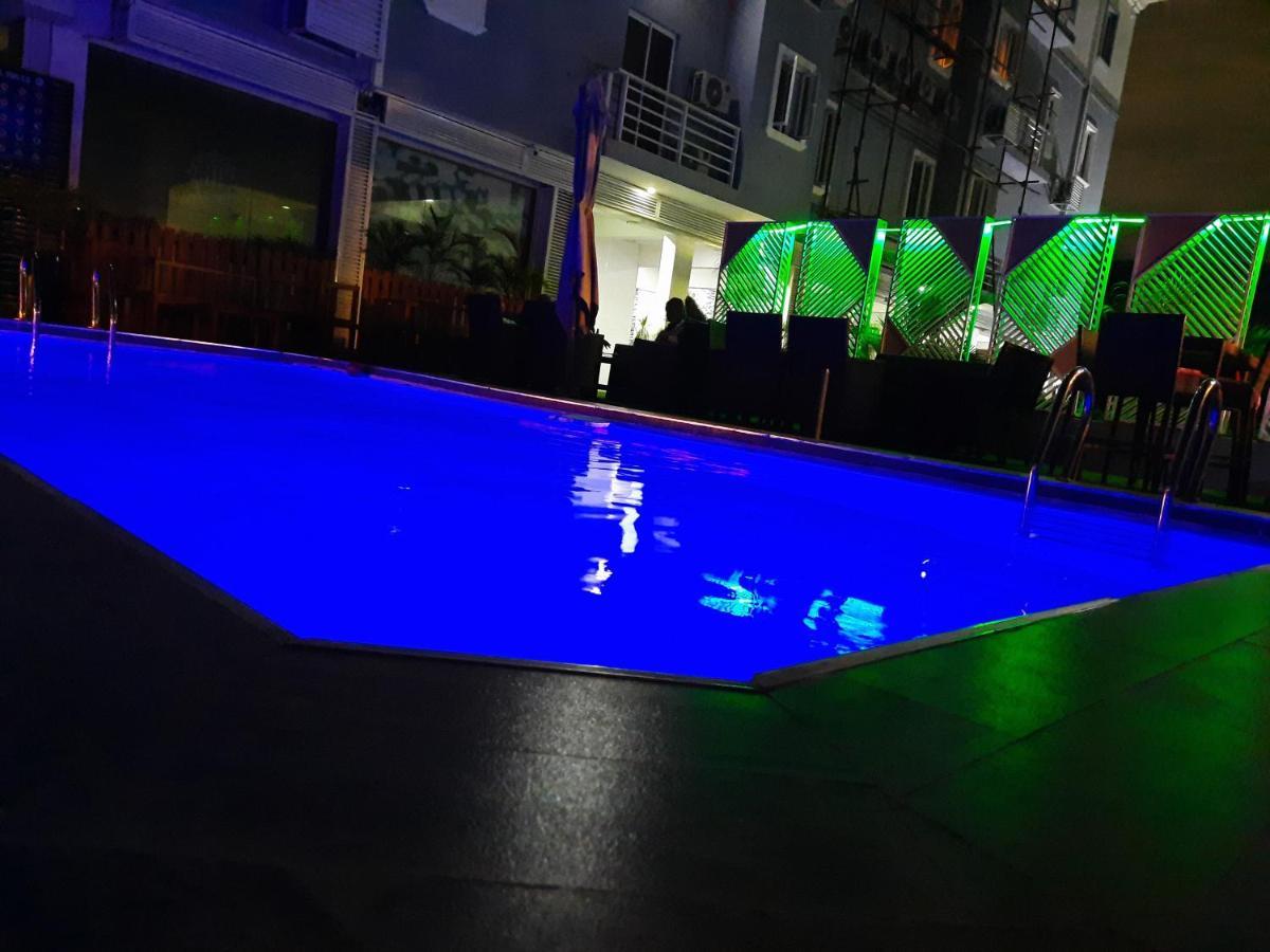 James Court Hotel & Luxury Apartments Леки Екстериор снимка