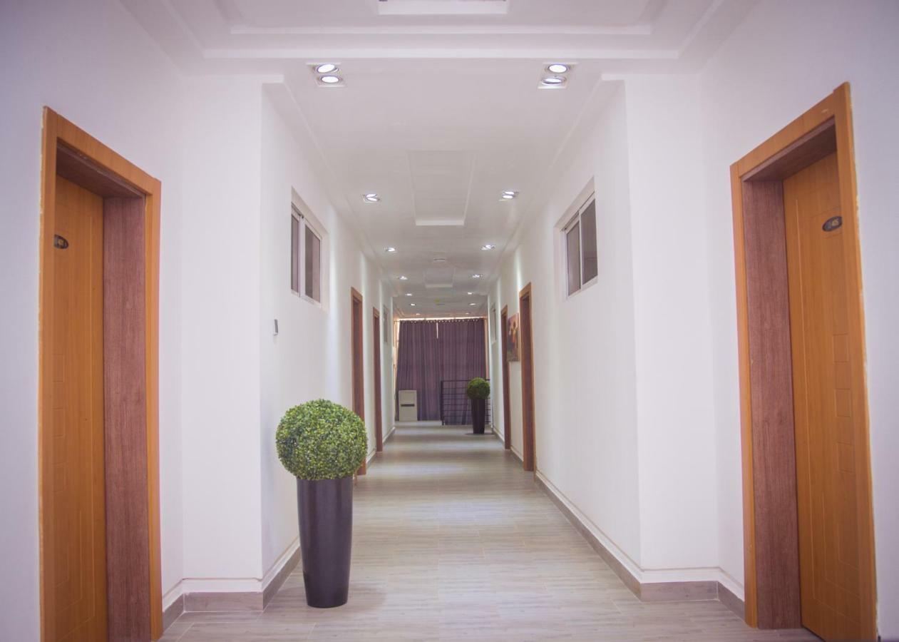 James Court Hotel & Luxury Apartments Леки Екстериор снимка