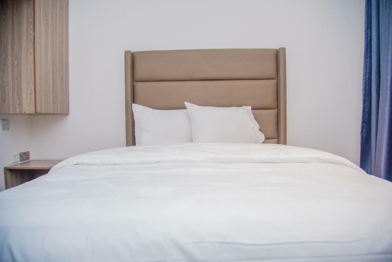James Court Hotel & Luxury Apartments Леки Екстериор снимка