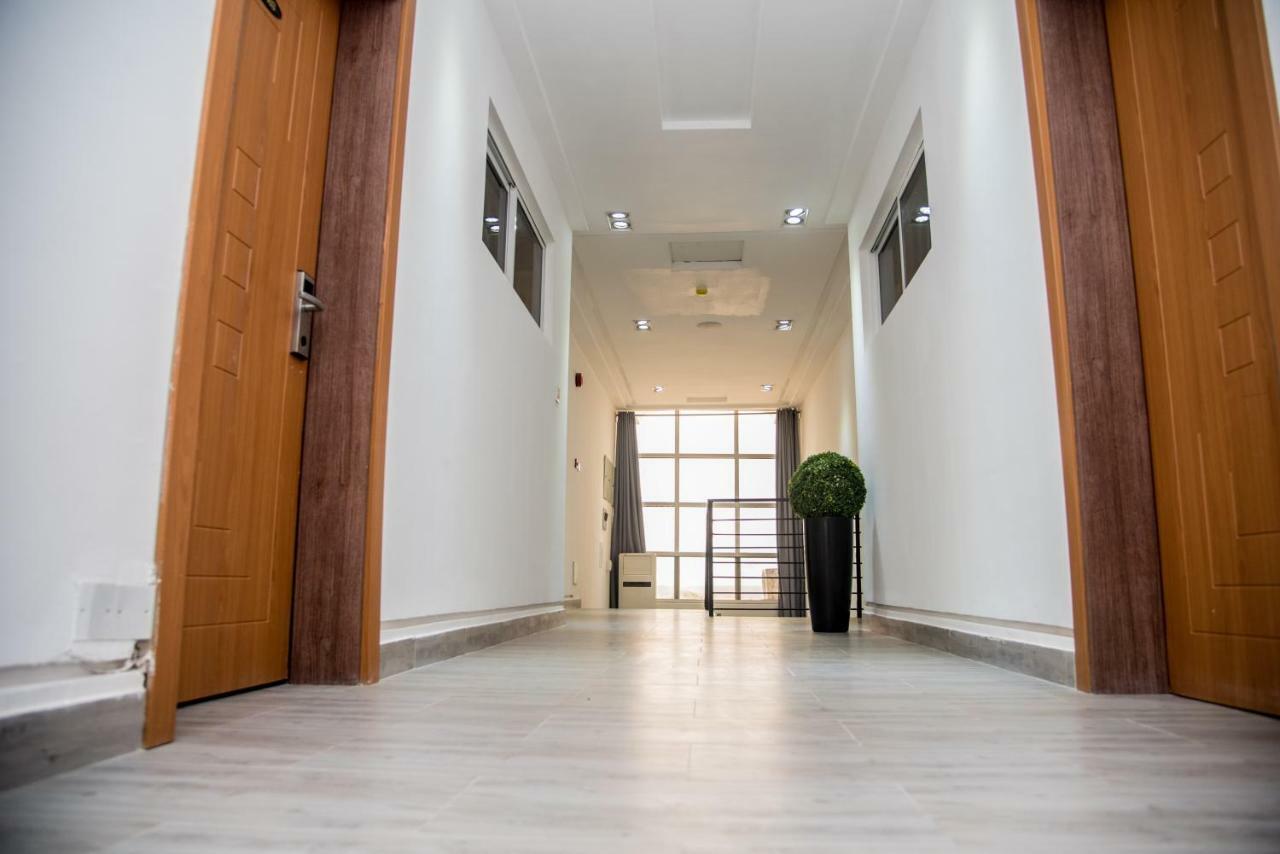 James Court Hotel & Luxury Apartments Леки Екстериор снимка