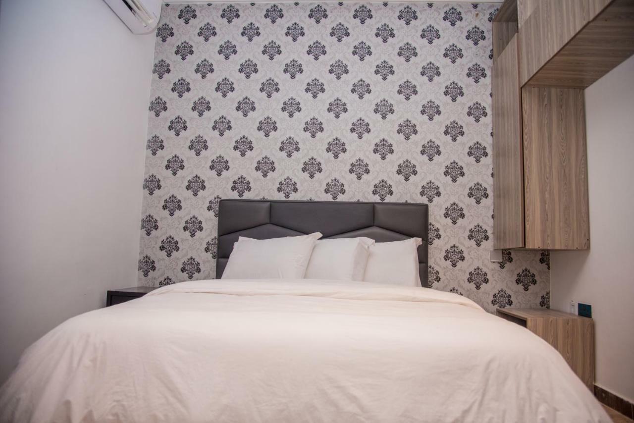 James Court Hotel & Luxury Apartments Леки Екстериор снимка